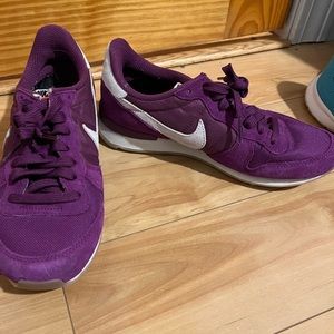 Nike internationalist